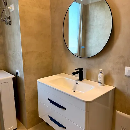 شقة Apartment's Aquilo Blloku *